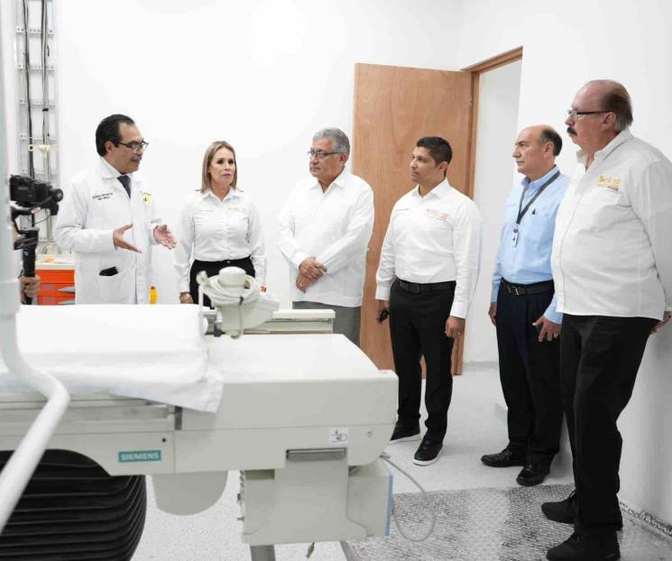 Recorre líder nacional hospital de Sección 50