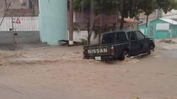 Hombre es succionado por alcantarilla en Tuxtla Gutiérrez Hombre es succionado por alcantarilla en Tuxtla Gutiérrez