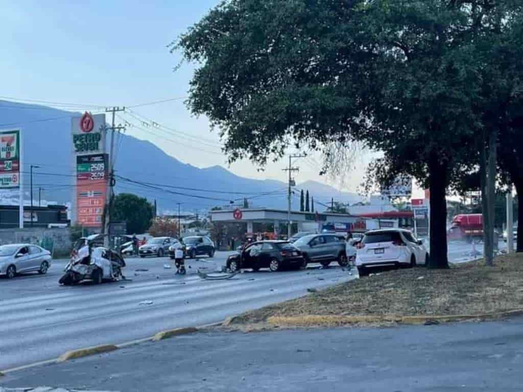 El conductor responsable del accidente múltiple, registrado en la Avenida Garza Sada, donde fallecieron cuatro personas, fue vinculado a proceso por el delito de homicidio culposo y lesiones en grado de culpa.