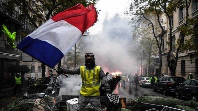 Protestan miles en Francia contra la brutalidad policial