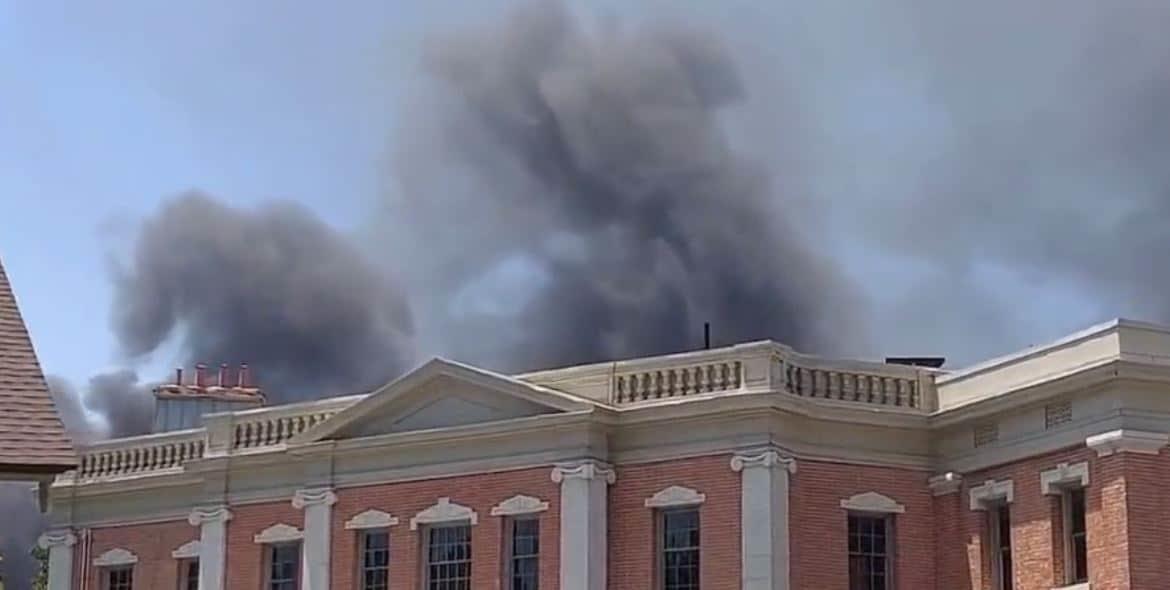 Reportan incendio en los estudios Warner Bros