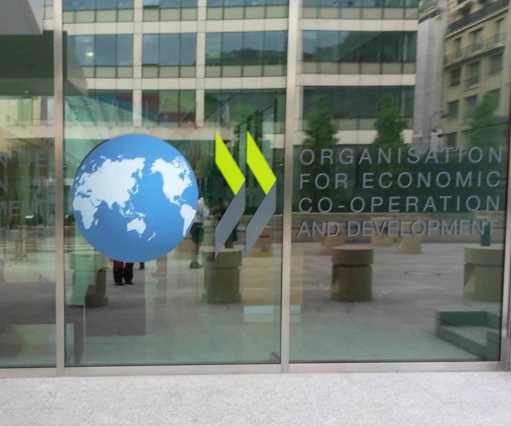 Crisis múltiples ponen en riesgo la democracia: OCDE