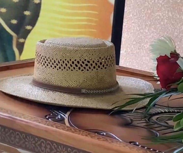 Llega el cuerpo de Hipólito Mora a La Ruana, Michoacán