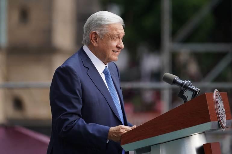 Se lanza AMLO contra Claudio X. González