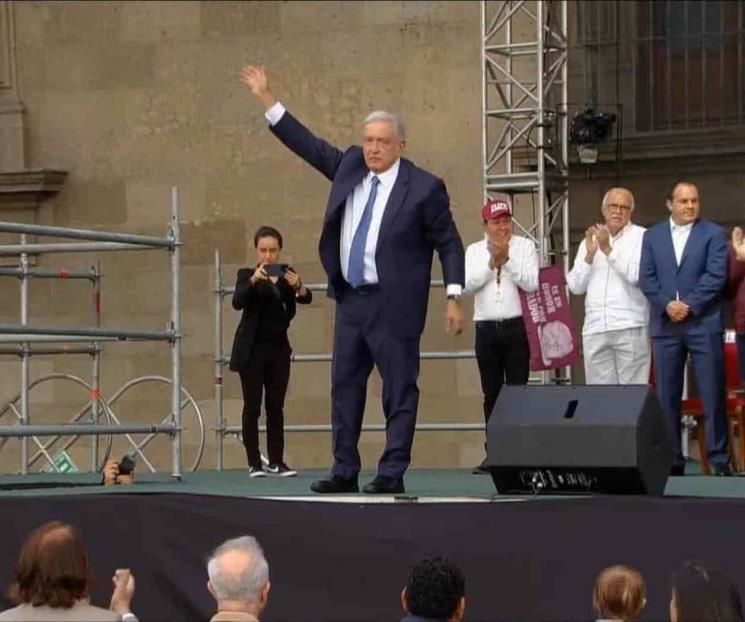 Con un Zócalo lleno, arranca AMLO Fest 2023 en la CDMX