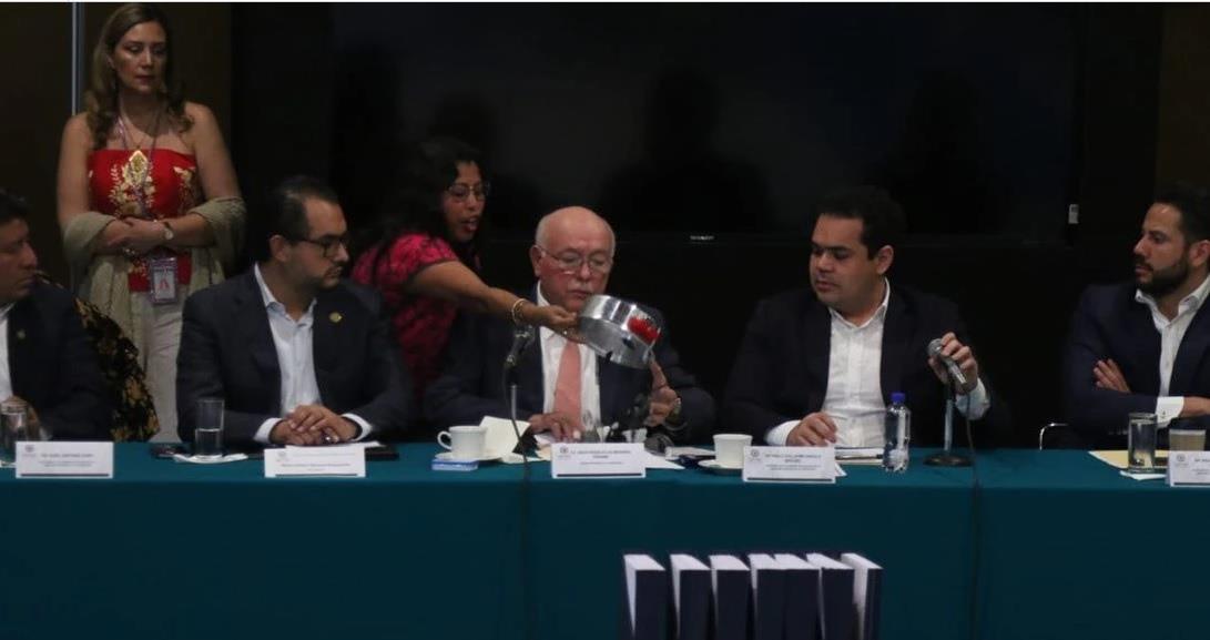 Acusan a Colmenares de ser ‘tapadera’ de corrupción