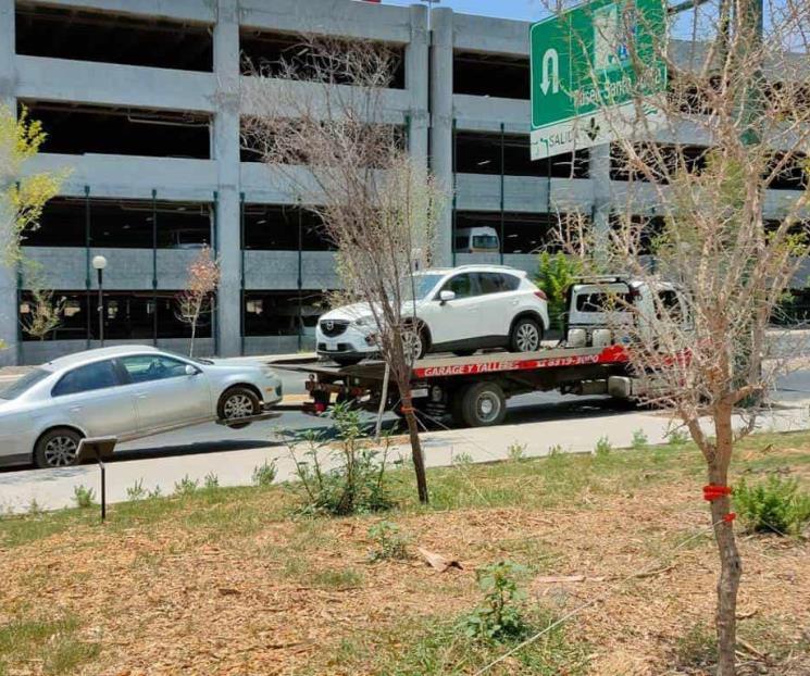 Se los lleva la grúa por estacionarse en Pabellón Ciudadano Se los lleva la grúa por estacionarse en Pabellón Ciudadano