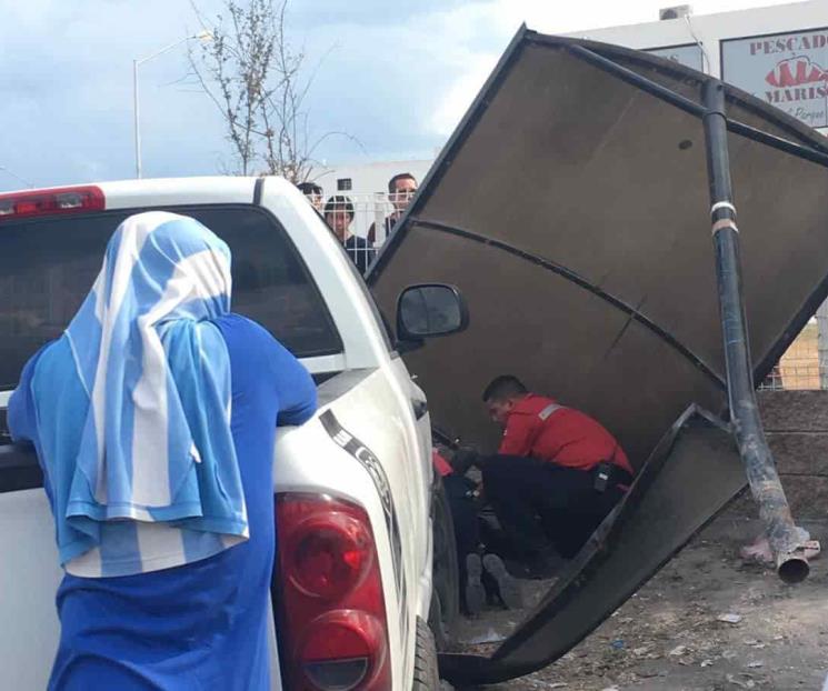 Camioneta le amputa pierna a mujer