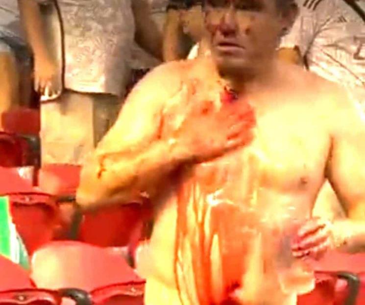 Apuñalan a fan del Tri en plenas gradas Apuñalan a fan del Tri en plenas gradas
