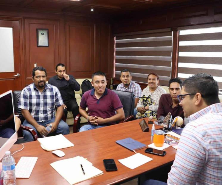 Inicia trámite para beca de la UANL