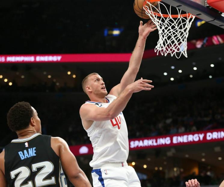 Regresa Mason Plumlee a los Clippers