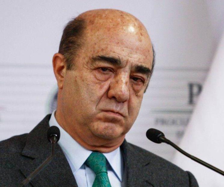 Trasladan a Murillo Karam nuevamente a Cardiología