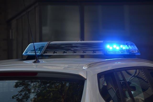 Atacan a balazos un domicilio y sale herido