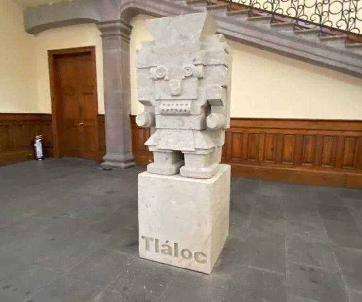 Regalan a Samuel figura de Tláloc para atraer lluvias