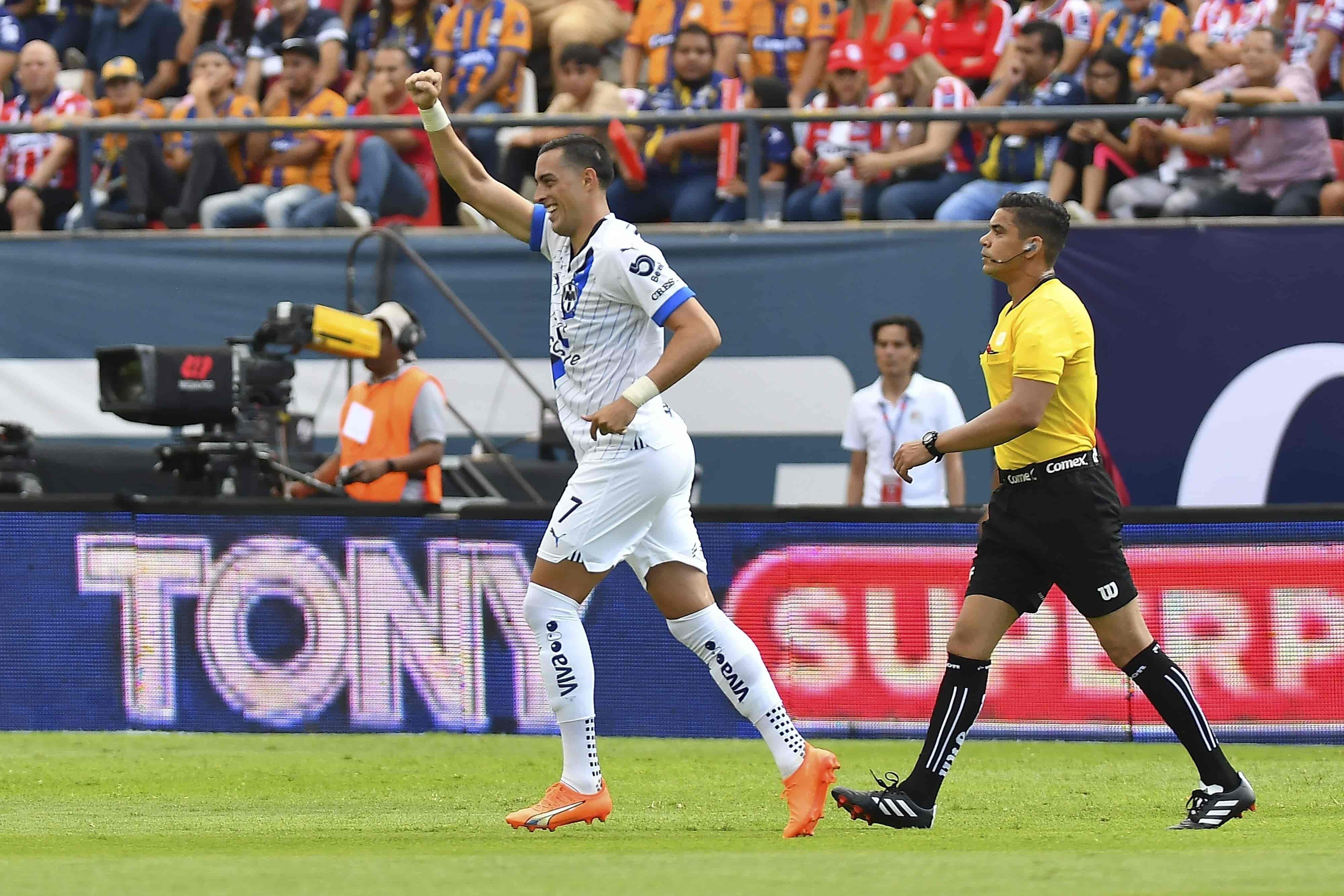 Rogelio Funes Mori hace el 1-0.