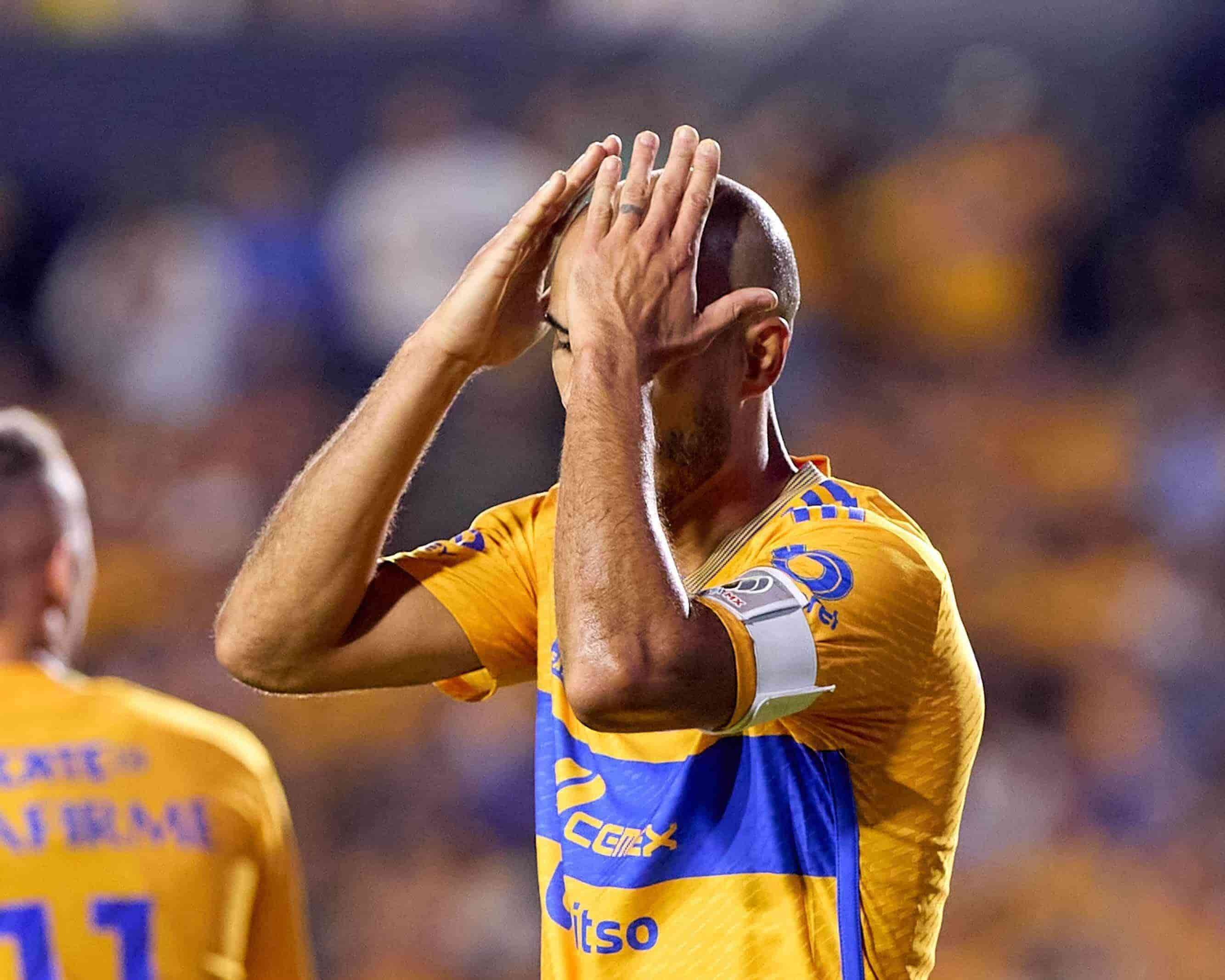 Los camepones empatan en su debut del Apertura 2023.