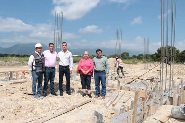 Supervisa Paco obras de la UANL Supervisa Paco obras de la UANL