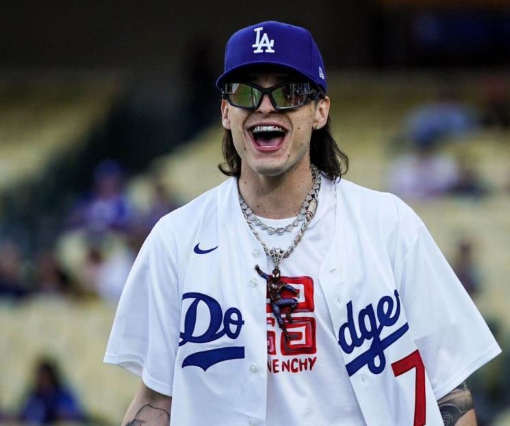 Peso Pluma rompe récord y supera a Bad Bunny en Billboard