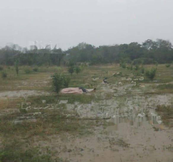 Un campesino del municipio de Cadereyta, perdió la vida en forma trágica, después de ser alcanzado por un rayo, cuando intentaba resguardarse de la tormenta en una zona despoblada.