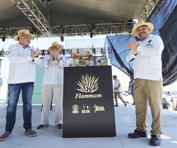Lanza UANL el mezcal Flammam