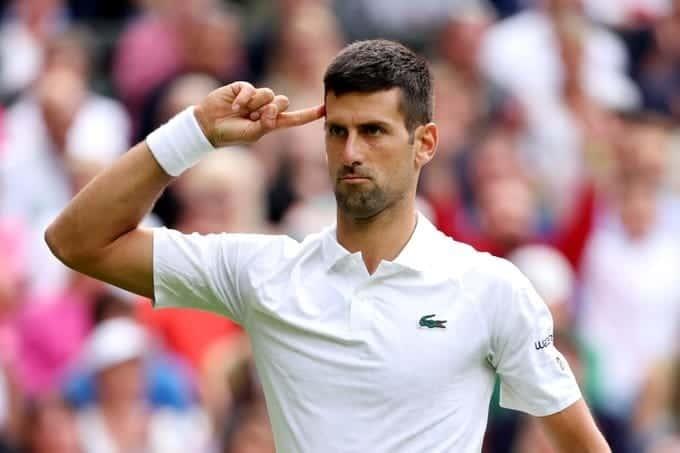 Avanzan Iga, Djokovic y Alcaraz en Wimbledon