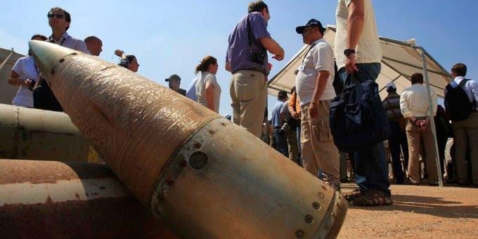Confirma EU que enviará bombas de racimo a Ucrania