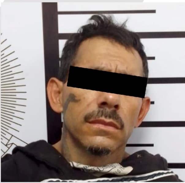 Elementos de la Secretaría de Seguridad Pública y Vialidad de Santiago, detuvieron junto al Río La Chueca, en la Colonia Los Rodríguez, a un hombre que portaba unas bolsas de plástico con narcóticos.