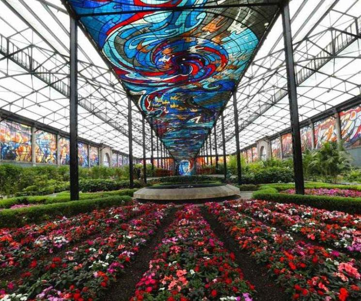 Celebran 43 aniversario del Cosmovitral en Toluca