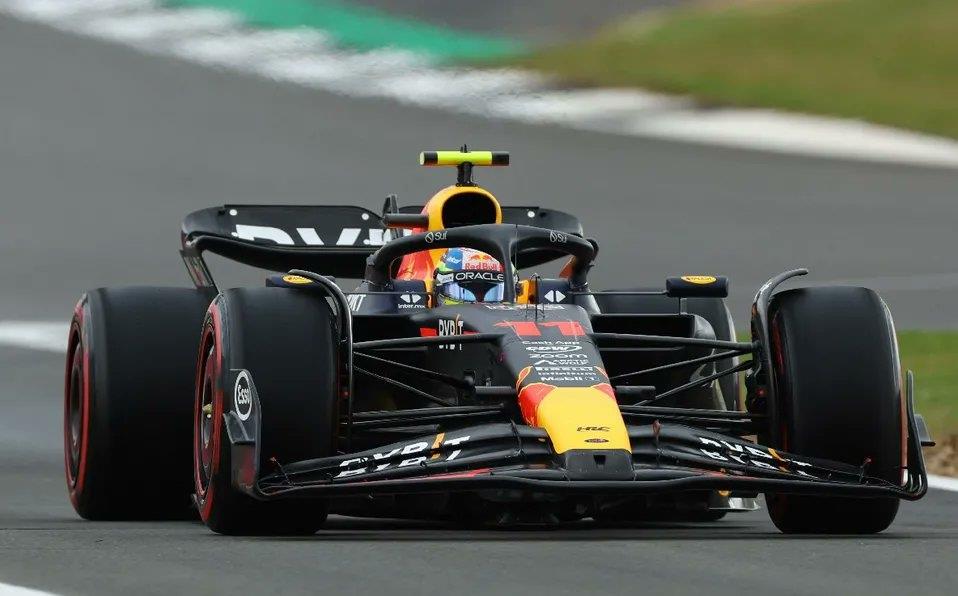 Neumáticos fríos, la razón de la eliminación de Checo