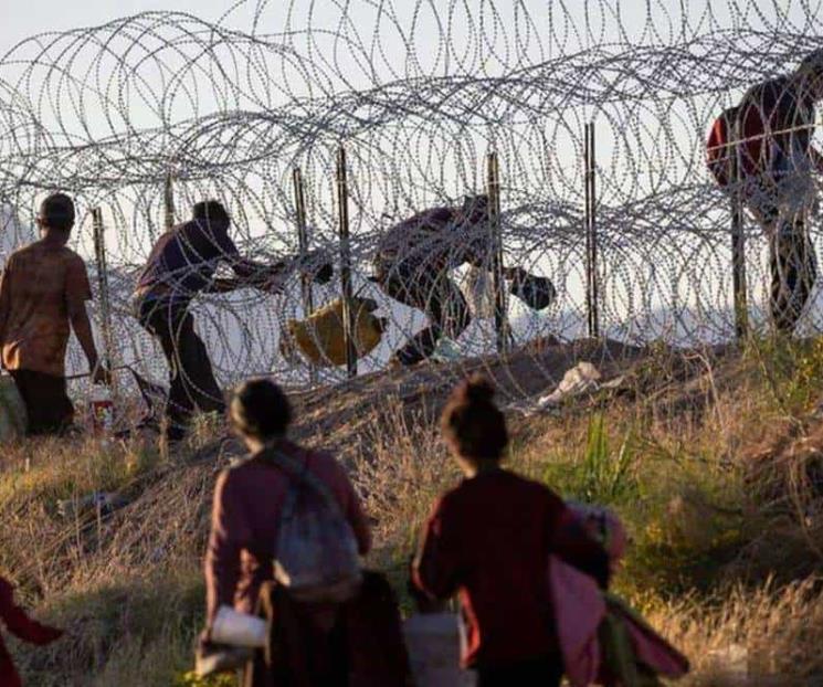 Localizan a 303 migrantes en tráileres de Veracruz
