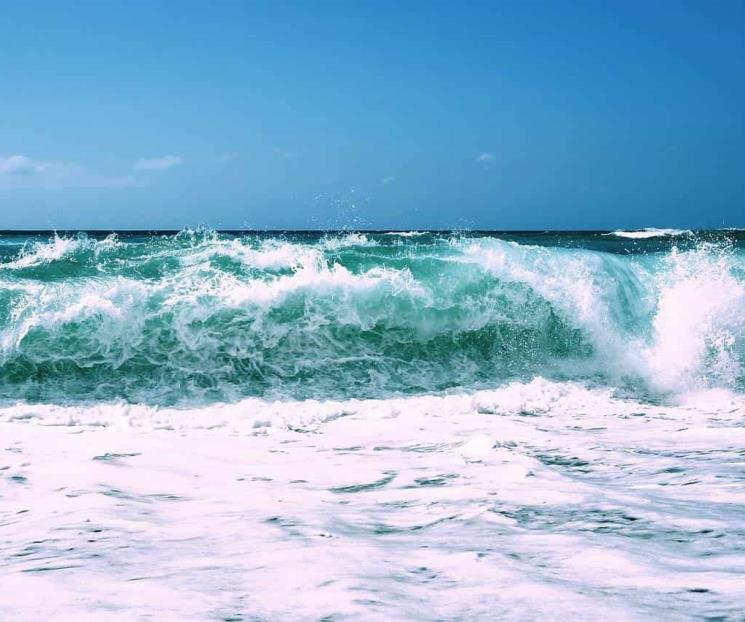 Cierran playas de nuevo por subida de marea en Sinaloa