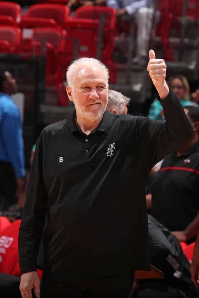 Popovich renueva por cinco años y 80 mdd en San antonio