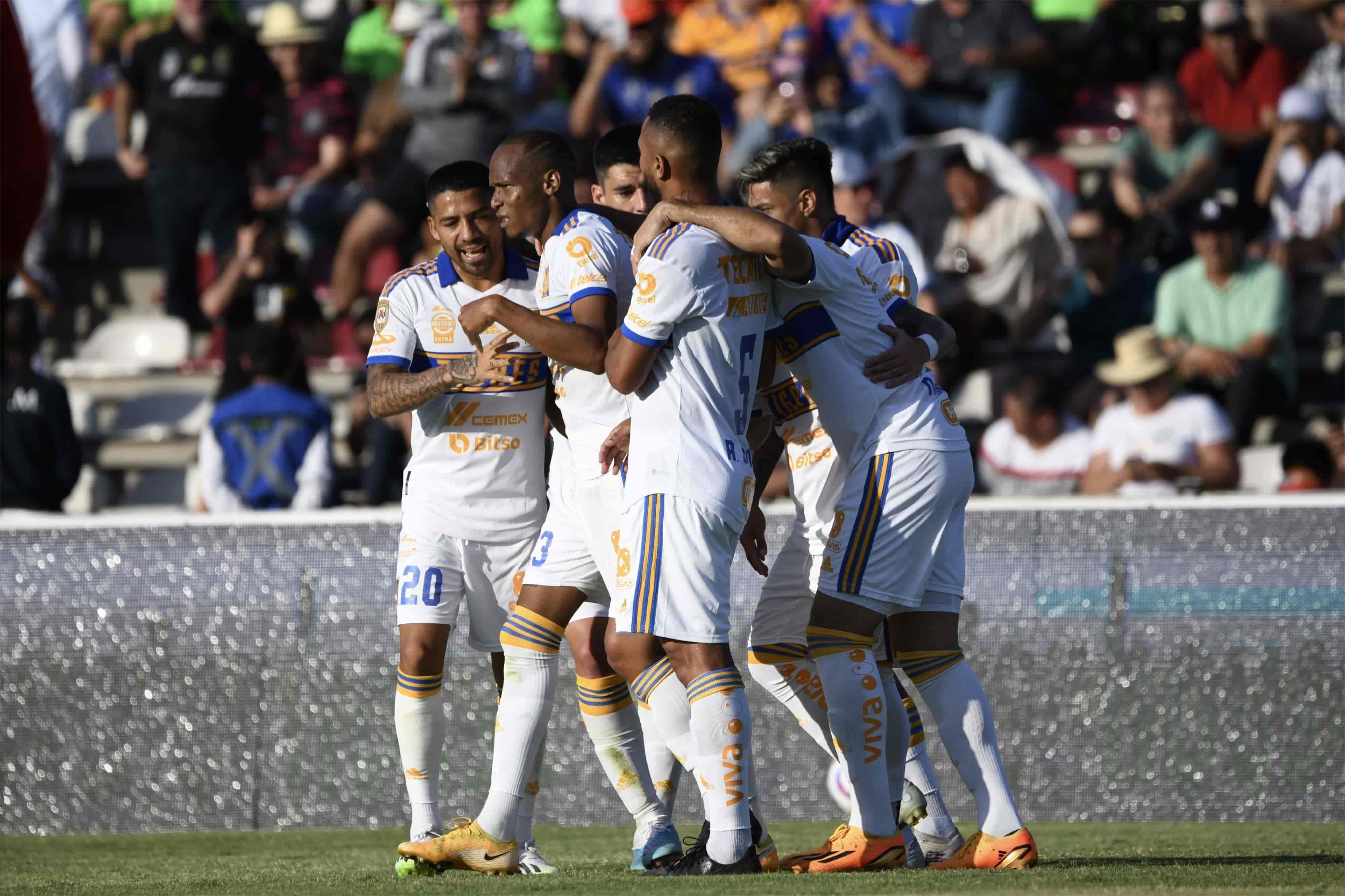 Luis Quiñones hace el 1-0.