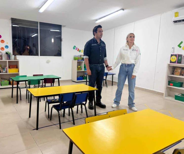 Entrega Nava renovada guardería al DIF