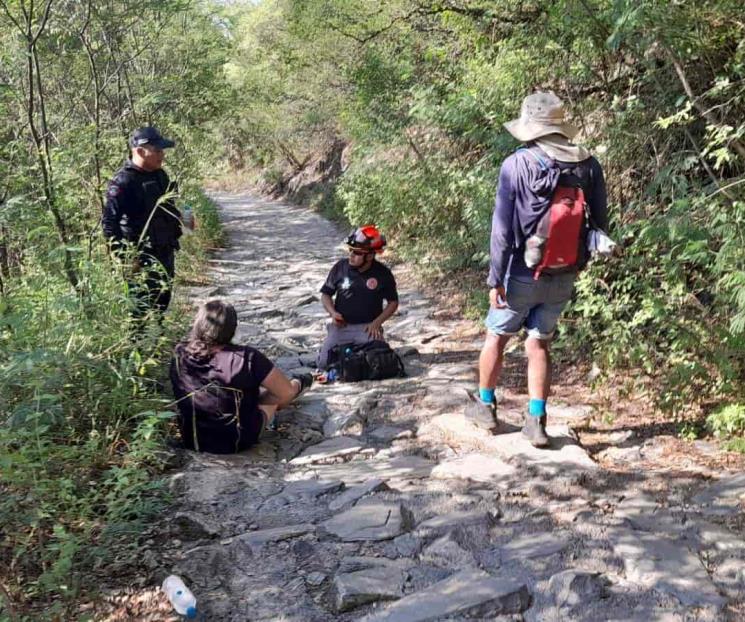 Rescatan a jovencita en el Cerro de la Silla