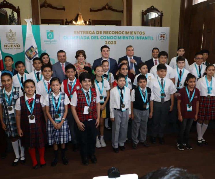 Reconocen a alumnos en Olimpiada del Conocimiento 2023