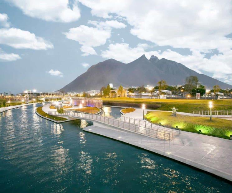 ¿Permitido nadar en el Paseo Santa Lucía de Monterrey?