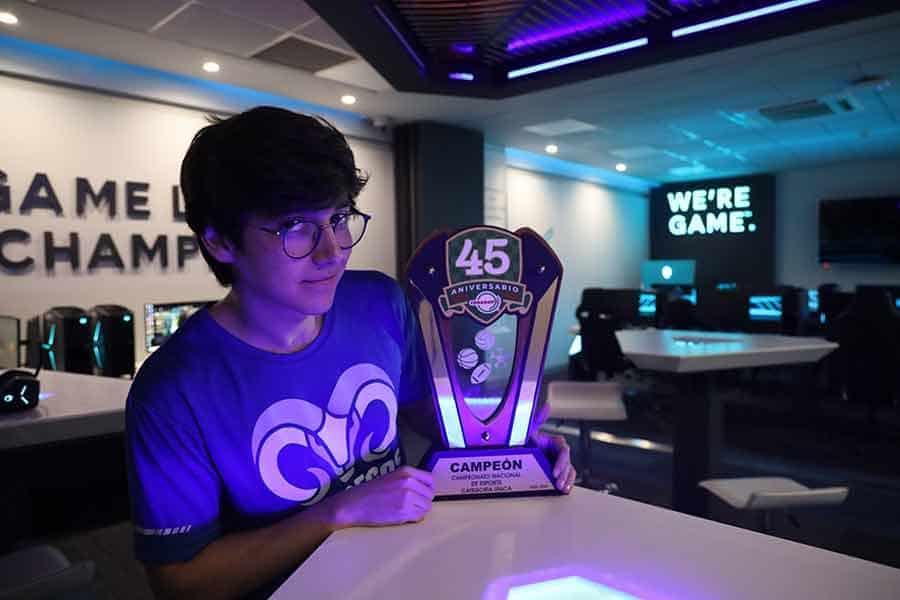 Su afición por los esports lo llevó a competir por el Tec