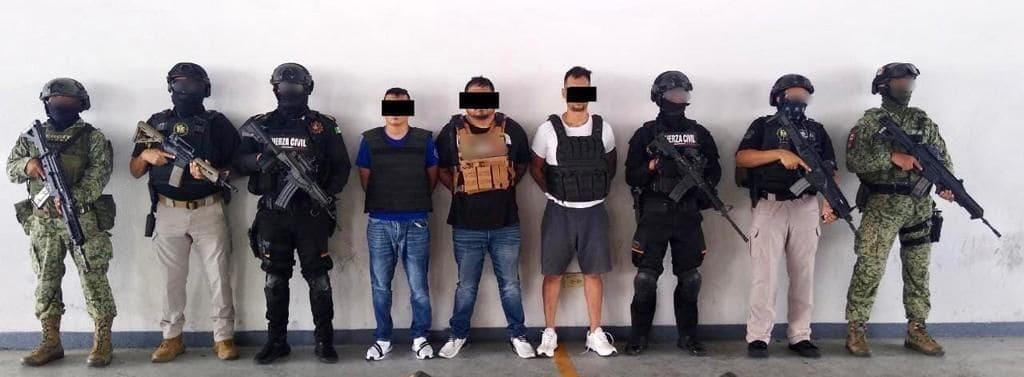 Caen con equipo táctico y drogas