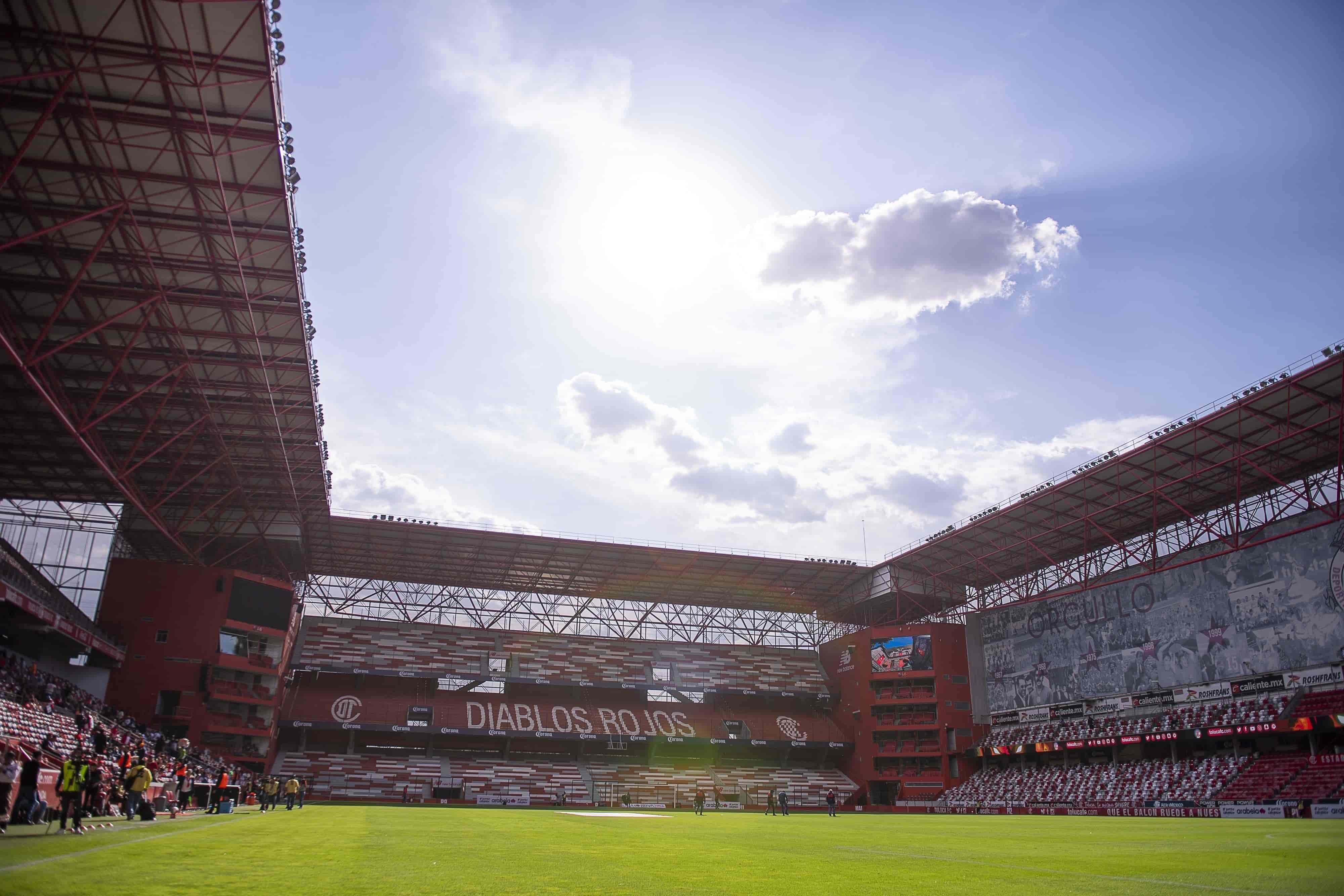 Estadio Nemesio Diez.