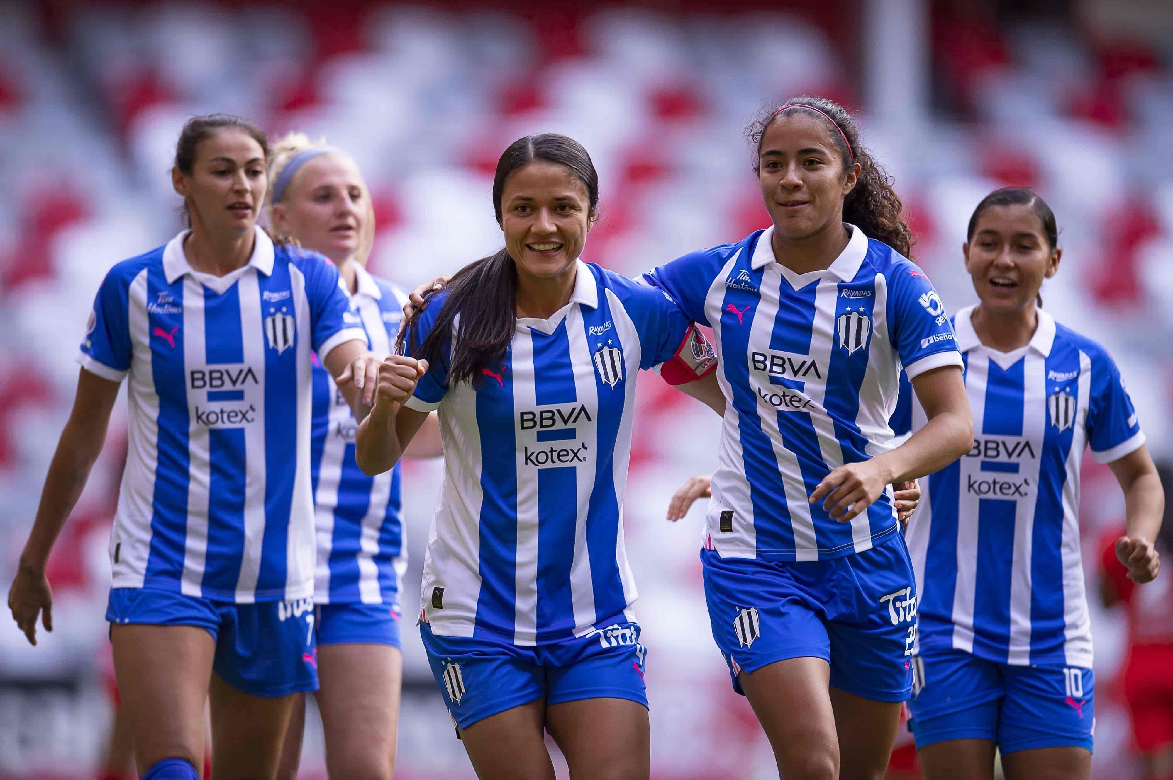 Rebeca Bernal hace el 1-0.