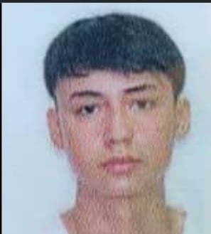 Un joven perdió la vida al participar en un accidente registrado en el municipio de Linares, donde se volcó la camioneta en que viajaba la víctima.