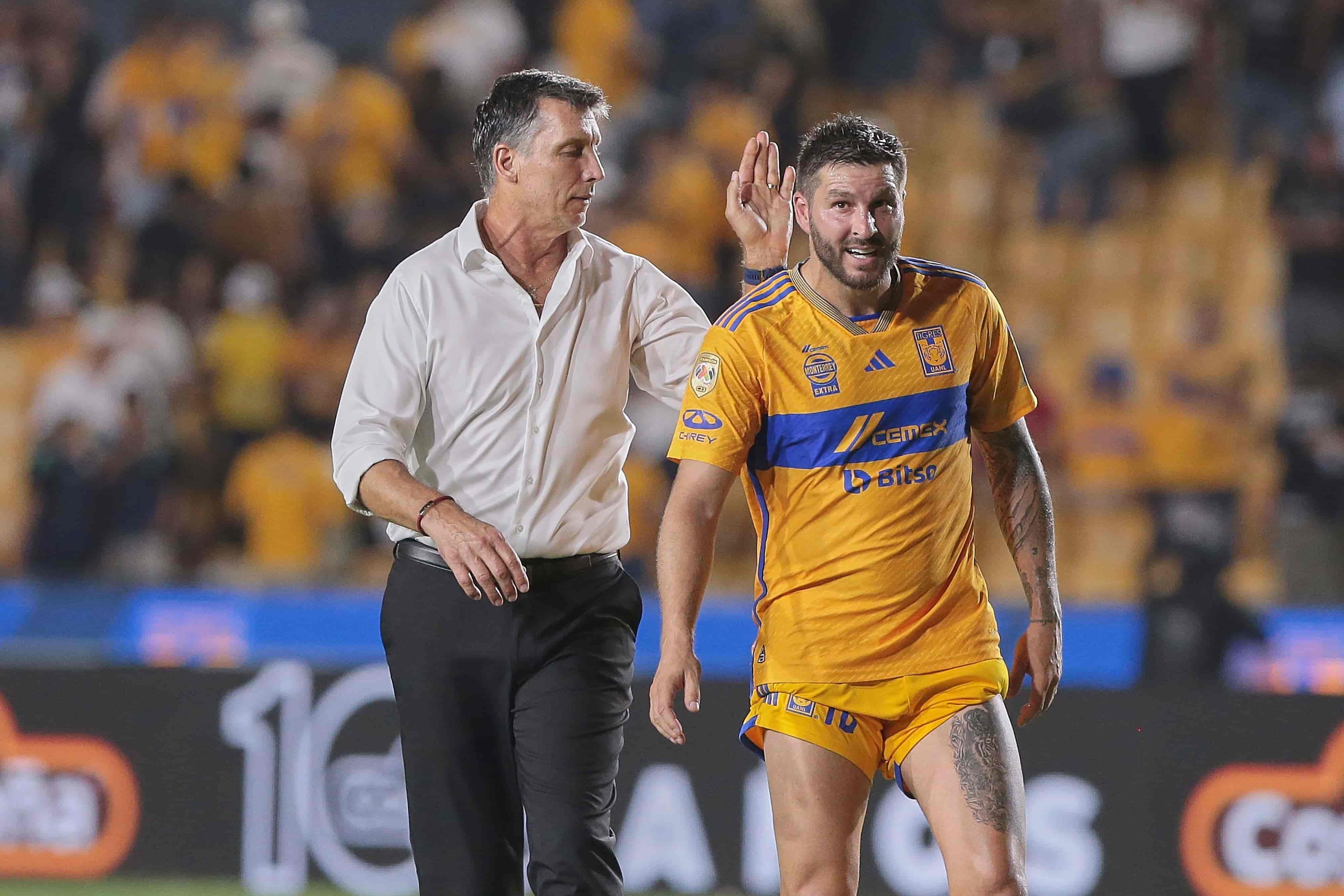 Siboldi festejó con Gignac la primera victoria del equipo en el Apertura 2023