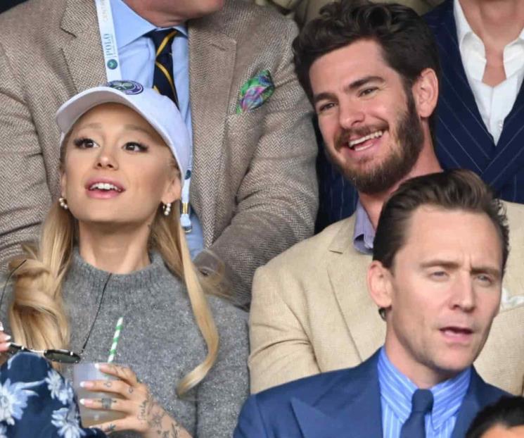 Ariana Grande asiste a Wimbledon sin anillo de compromiso Ariana Grande asiste a Wimbledon sin anillo de compromiso