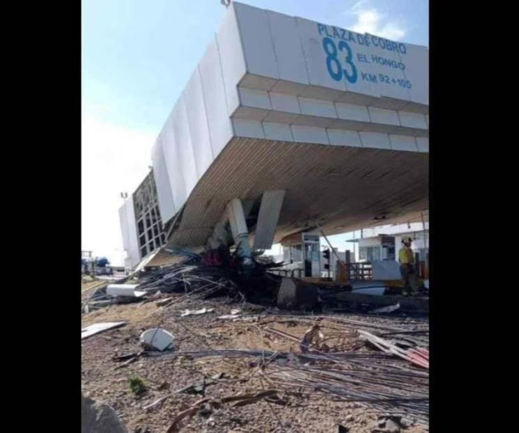 Tráiler impacta caseta federal en Tecate Tráiler impacta caseta federal en Tecate
