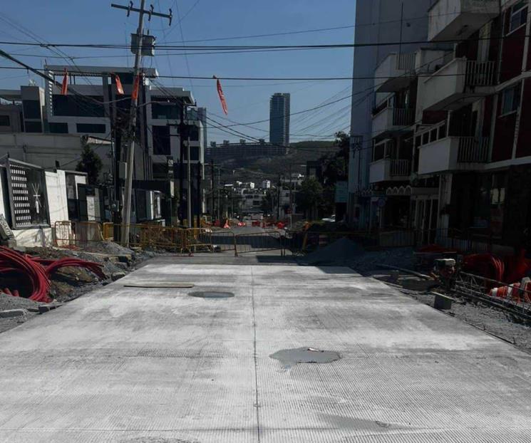 Corrigen concreto en la Calle Tamazunchale de San Pedro