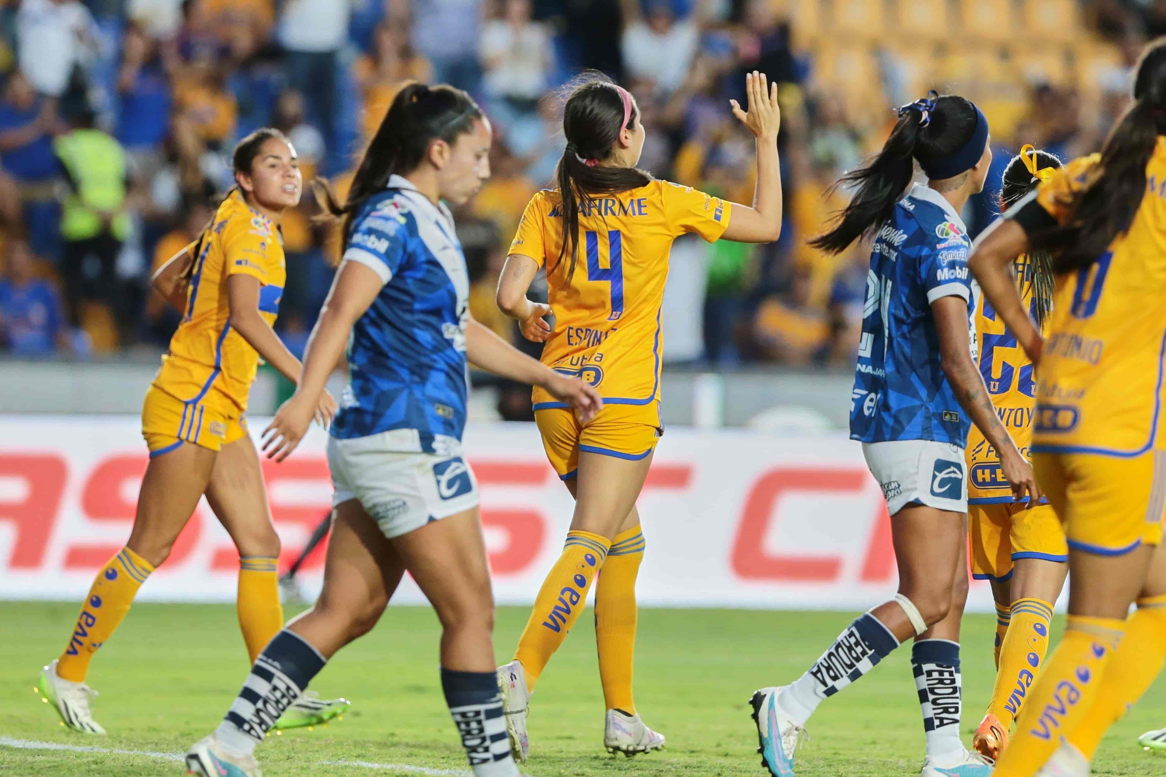 Greta Espinoza hace el 3-0.