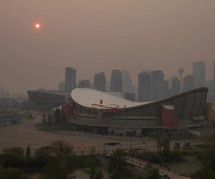 Sigue humo de incendios forestales contaminando EU