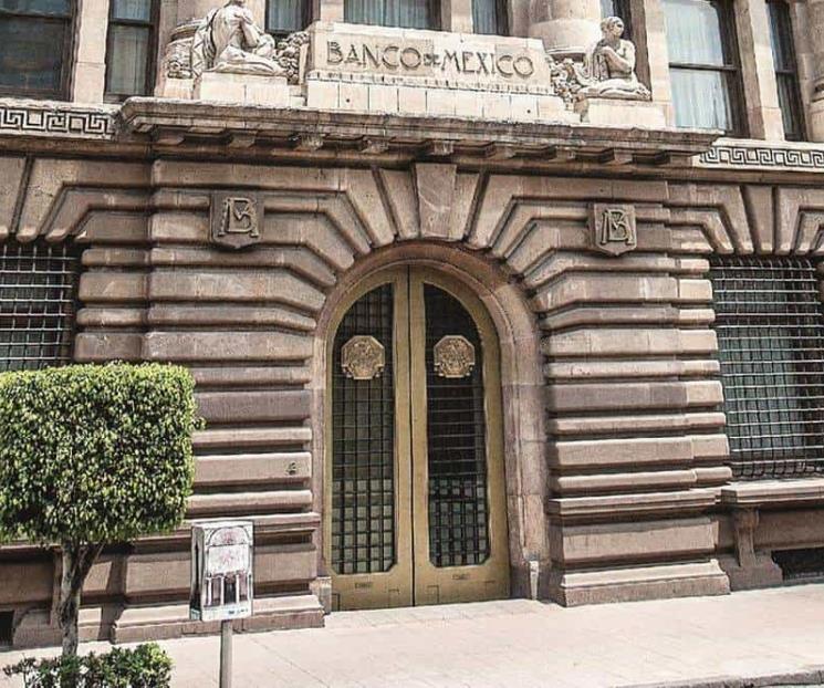 Reportan gran demanda de dinero en efectivo