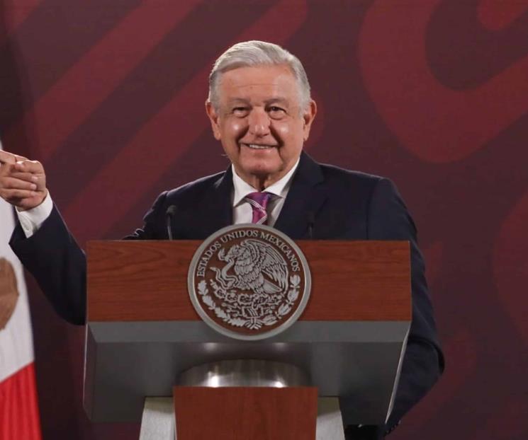 AMLO descarta denuncia contra abogado de García Luna